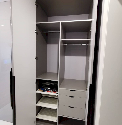 Встроенные шкафы-Встраиваемый шкаф в прихожую на заказ «Модель 12»-фото3